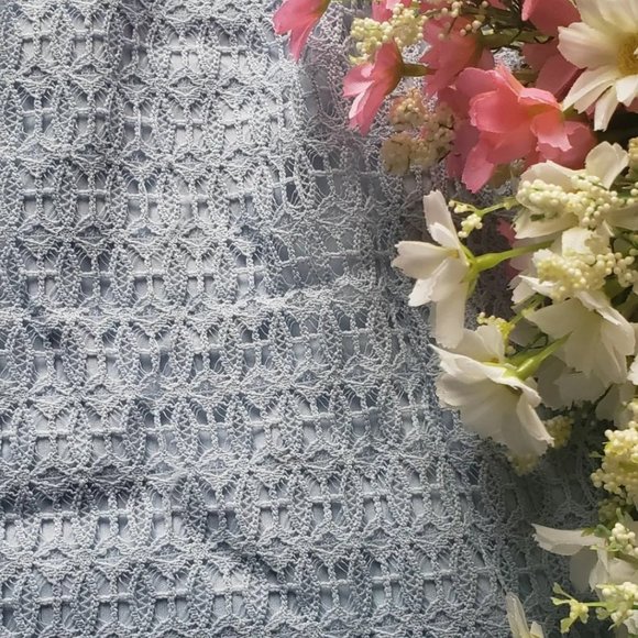 Blue lace dress by Guess. - Picture 6 of 9